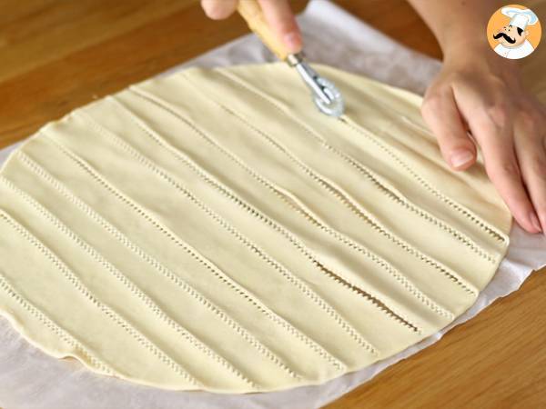 Cherry puff pastry tart - Preparation step 3