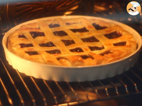 Cherry puff pastry tart - Preparation step 6