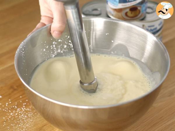 Condensed milk cheesecake with berry compote - Preparation step 3