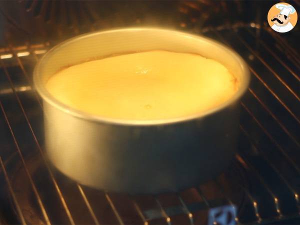 Condensed milk cheesecake with berry compote - Preparation step 4