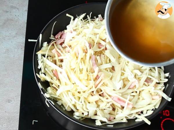 White cabbage with bacon - Preparation step 3