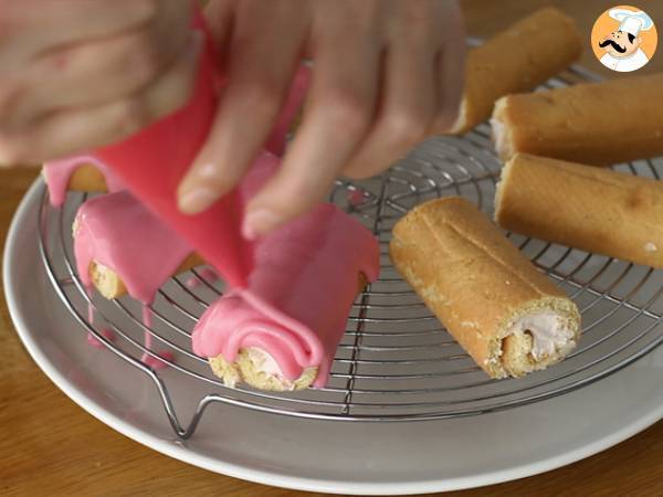 Mini strawberry rolls, pink panthers - Preparation step 11