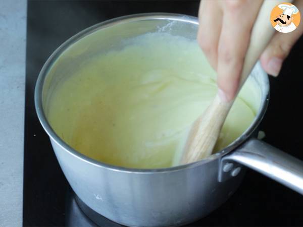 Chinese brioche filled with vanilla custard and chocolate chips - Preparation step 5