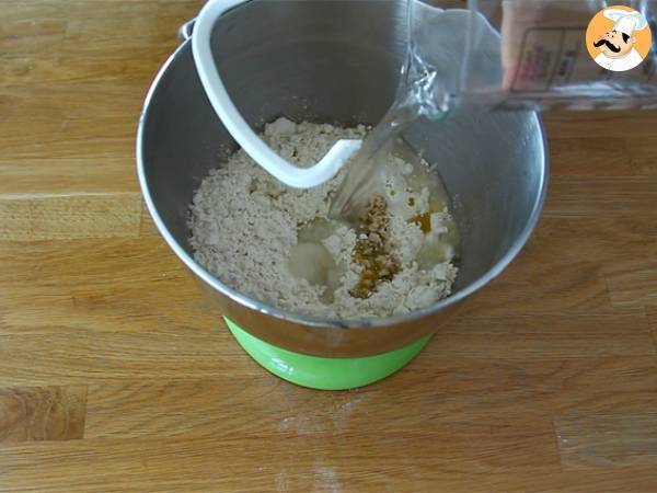 Focaccia, the italian bread with rosemary - Preparation step 1