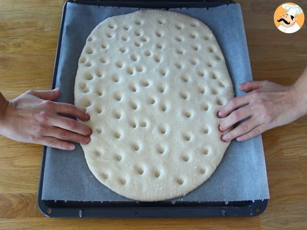 Focaccia, the italian bread with rosemary - Preparation step 4