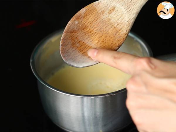 Raspberry white chocolate bavarois (steps and video) - Preparation step 4