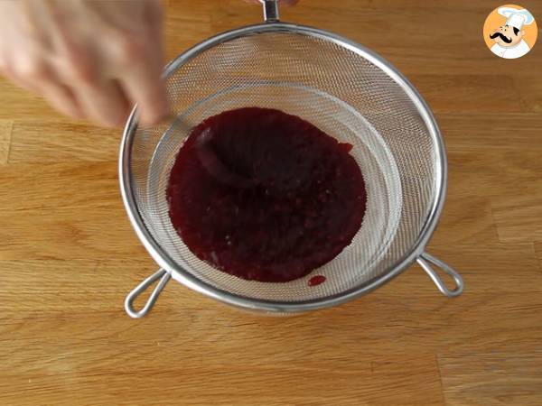 Raspberry white chocolate bavarois (steps and video) - Preparation step 12