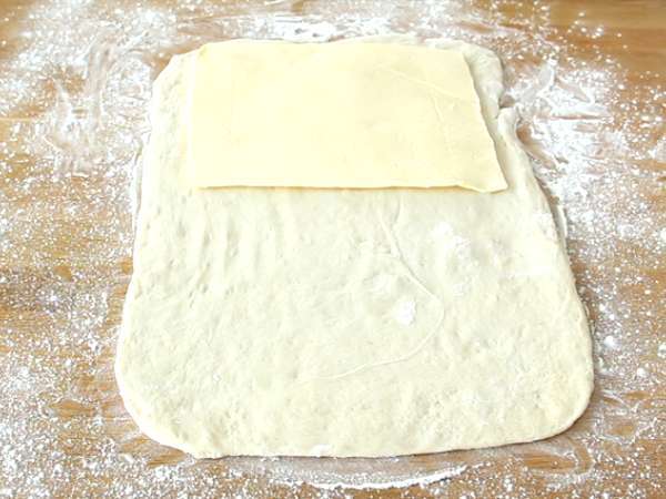 Step-by-step French croissants explained - Preparation step 6