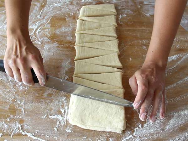 Step-by-step French croissants explained - Preparation step 14