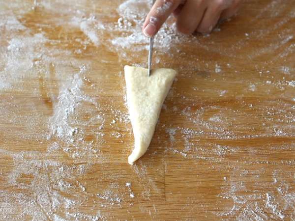 Step-by-step French croissants explained - Preparation step 15