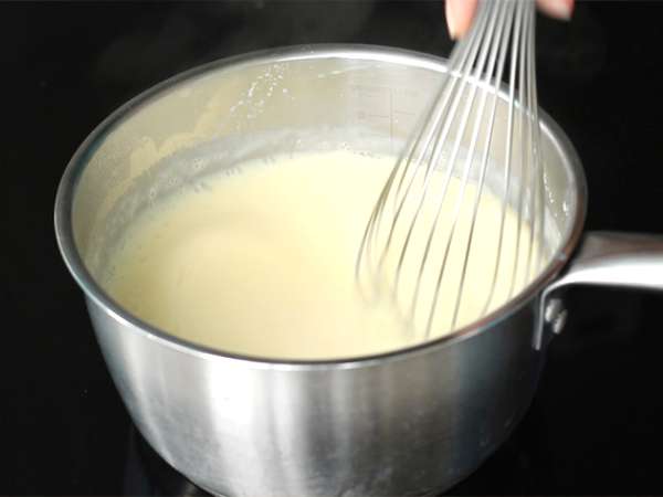 Chocolate eclairs - Learn French pastry step by step! - Preparation step 3