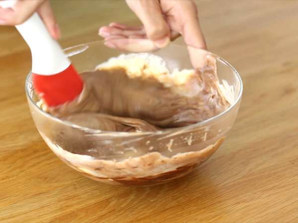 Chocolate eclairs - Learn French pastry step by step! - Preparation step 4