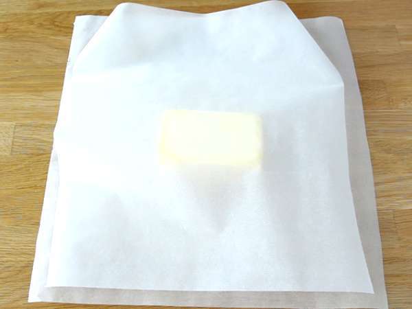 French pain au chocolat - chocolate croissant - Preparation step 3