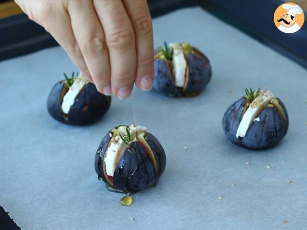 Roasted figs with goat cheese and honey - Preparation step 3