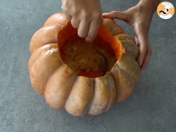 Pumpkin with shrimps - the brazilian camarão na moranga - Preparation step 3