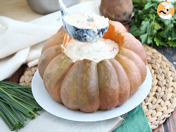 Pumpkin with shrimps - the brazilian camarão na moranga - Preparation step 11