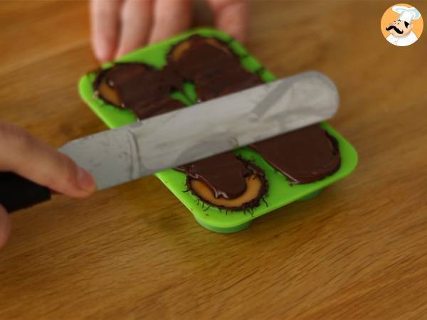 Salted caramel and almond chocolates - Preparation step 4