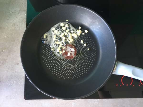 Zucchini with lemon and feta - Preparation step 1