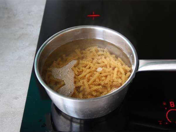 Easy tuna pasta - Preparation step 1