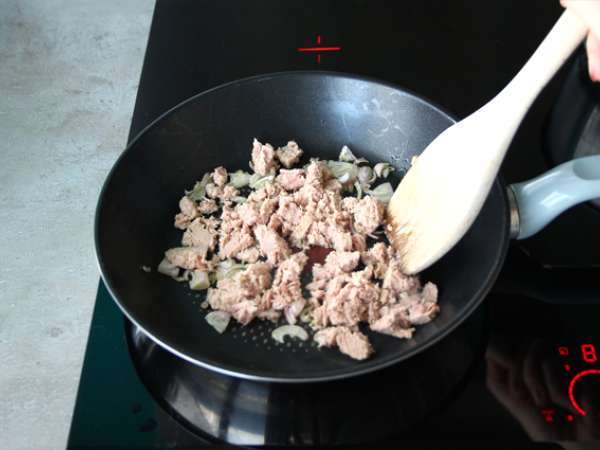 Easy tuna pasta - Preparation step 2