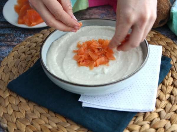 Cauliflower and coconut cream soup with salmon - Preparation step 3