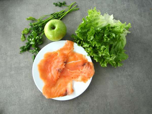 Smoked salmon and apple spring rolls - Preparation step 1