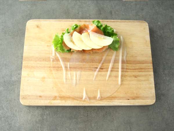 Smoked salmon and apple spring rolls - Preparation step 3