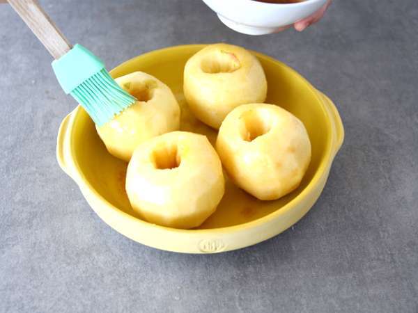 Oven-baked apples with cinnamon - Preparation step 3
