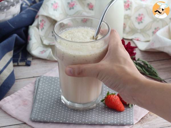 Strawberry and vanilla milkshake - Preparation step 3