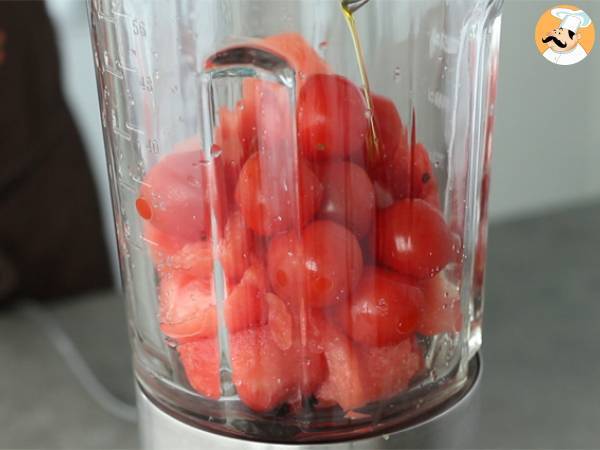 Chilled watermelon and tomato soup - Preparation step 1