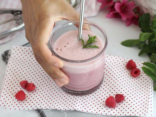 Vegan raspberry mint milkshake - Preparation step 3