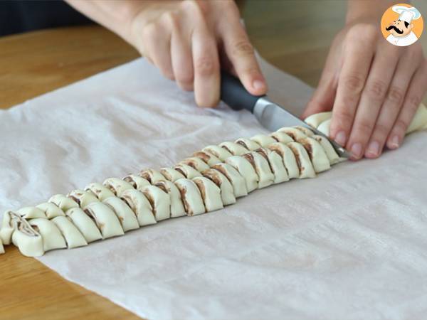 Puff pastry palmiers with chocolate spread - Preparation step 3