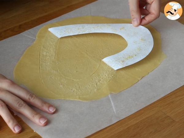 Heart cake with kinder - heart tart with kinder for valentine's day - Preparation step 4