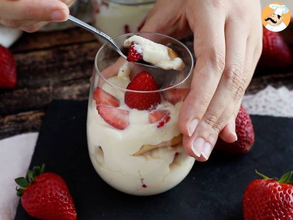 Fresh strawberry tiramisu verrines - Preparation step 7