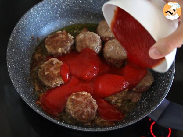 Beef meatballs stuffed with mozzarella - Preparation step 6