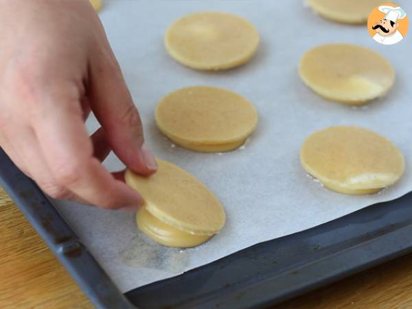 Craquelin topped vanilla cream puffs - Preparation step 13