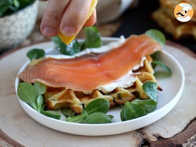 Cream cheese pancakes with smoked salmon - Recipe Petitchef