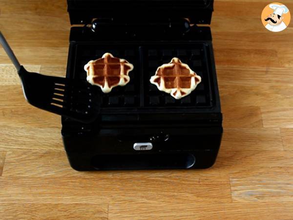 Mini chocolate waffles - Preparation step 4