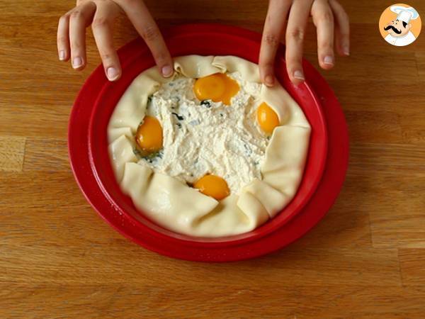 Spinach, ricotta, and egg pie - italian torta pasqualina - Preparation step 6