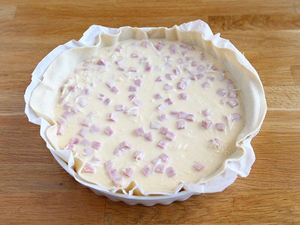 Light ham, cheese, and yogurt quiche! - Preparation step 3