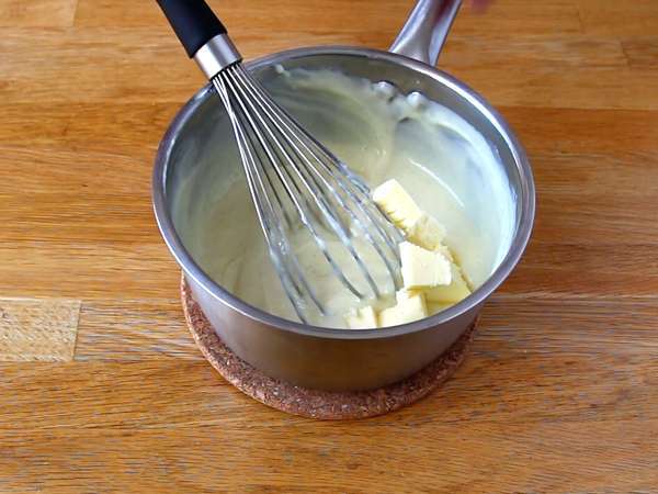 Swiss brioche - A brioche stuffed with vanilla custard and chocolate chips - Preparation step 8