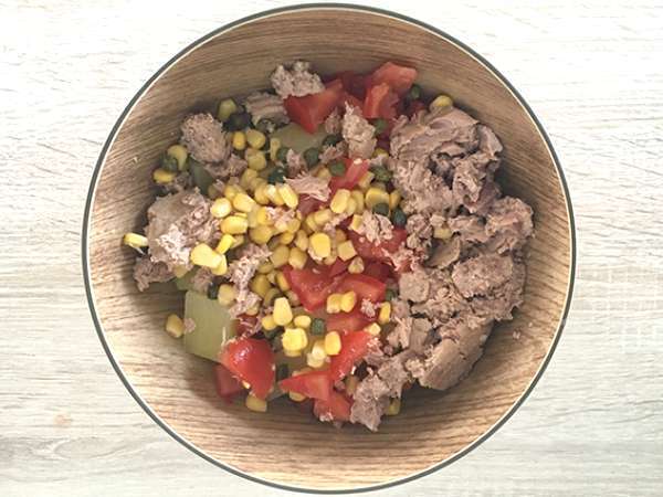 Potato, tuna, and tomato salad - Preparation step 2