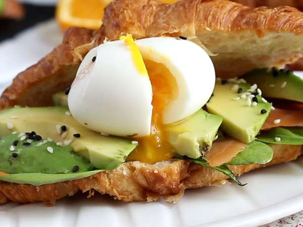 How do you cook a soft-boiled egg? - Preparation step 4