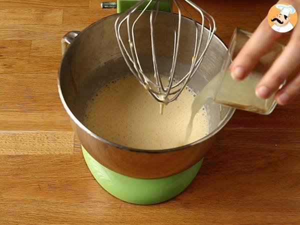 Easter bundt cake with lemon and white chocolate - Preparation step 2