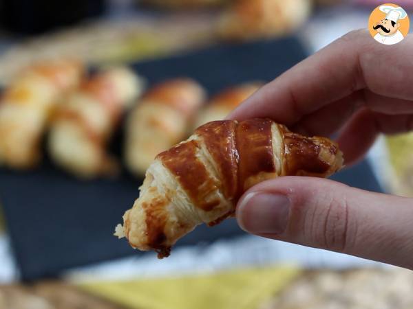 Puff pastry croissants with bechamel, ham, and cheese - Preparation step 6