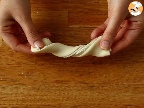 Cheese twists with cheese and parsley: the must-have appetizer - Preparation step 3