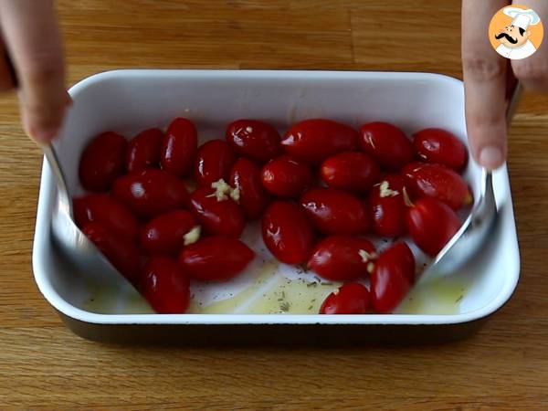 Bruschetta with roasted tomatoes and creamy burrata - Preparation step 1