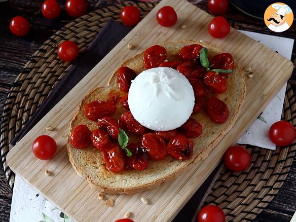 Bruschetta with roasted tomatoes and creamy burrata - Preparation step 4