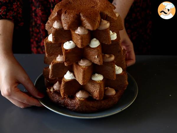 Pandoro brioche filled with nutella cream and vanilla cream in the shape of a christmas tree - Preparation step 8