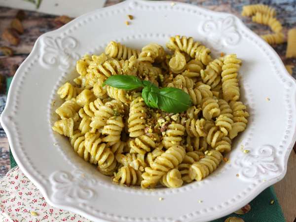 Pasta with pistachio pesto, a delicious and easy recipe to prepare - Preparation step 4
